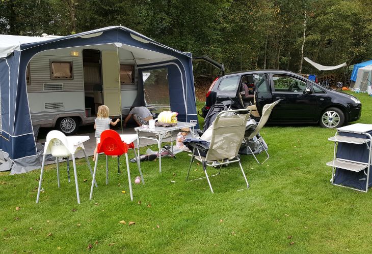 Tweedehands Caravan Kopen Tips caravan op camping opzetten 