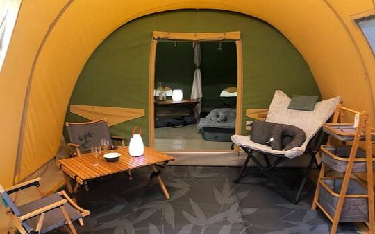 De tent als woonkamer -‘Pinterest-pretty’ op de camping