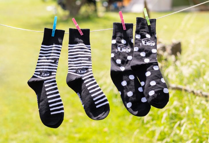 cadeautips voor een moeder die van kamperen houdt sokken